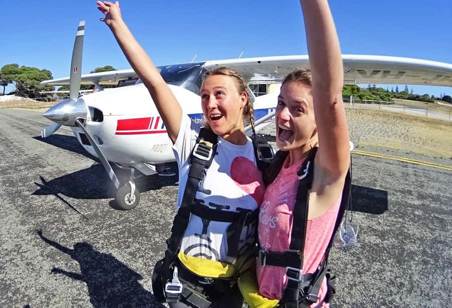 Fremantle: Rottnest Island Skydive and Ferry Package - Choosing 10,000 vs 15,000 feet: what changes in real life