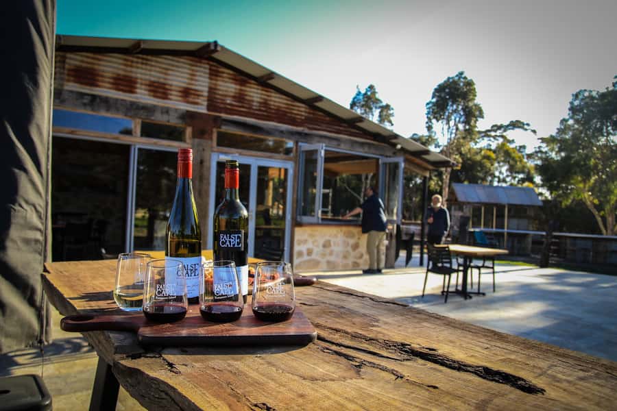 From Adelaide: Kangaroo Island Sip and See Day Trip - Emu Ridge Eucalyptus Distillery lunch: production + a proper meal