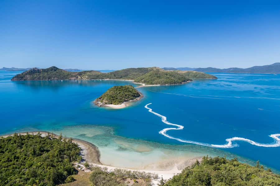 From Airlie Beach: Two-Island Safari - Daydream and South Molle cruising: what the ride feels like