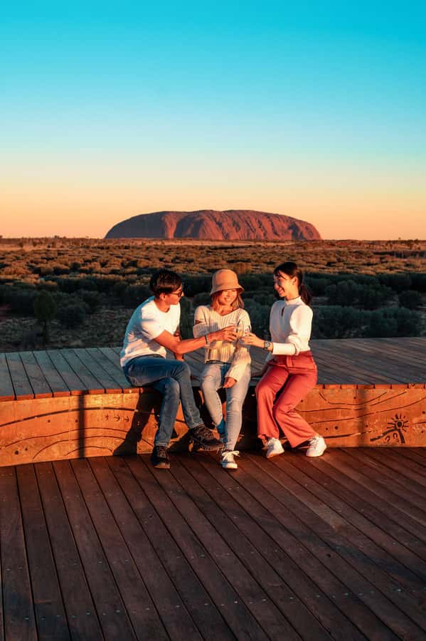 From Alice Springs/Yulara: 2 Day Uluru Kata Tjuta Rock Tour - Mt Connor (false Uluru) and Central Australia viewpoints that help you orient fast