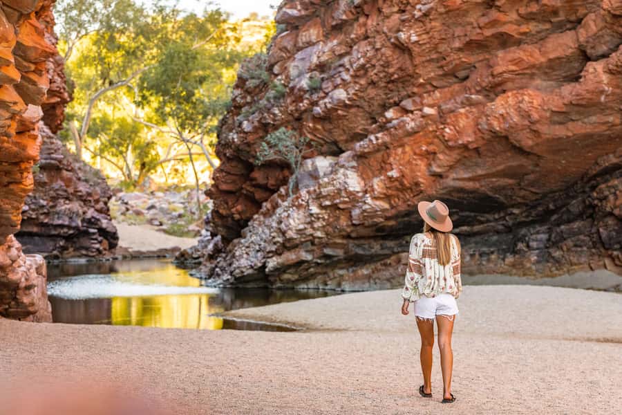 From Alice Springs/Yulara: 4-Day Red Centre 4WD Camping Tour - West MacDonnell Ranges: gorges you can feel in your legs
