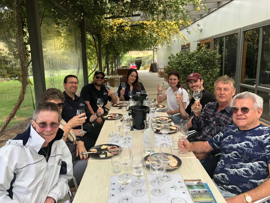 From Canberra: Winery, Distillery, & Tasting Tour with Lunch - Spirits and Sweets Stops: Gin, Chocolate, and the Dessert Break