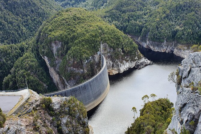 From Hobart: Gordon Dam and Lake Pedder Wilderness Day Tour - Meeting in Hobart and getting your bearings by the Derwent Estuary