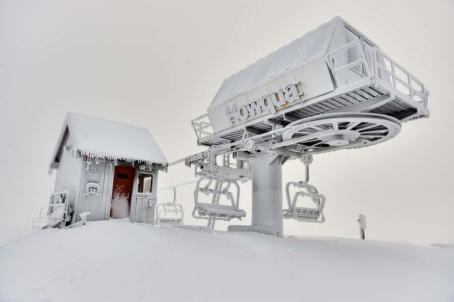 From Melbourne: Day Trip to Mt Buller by Premium Tour Coach - What the Bus Handles Well on a Winter Day