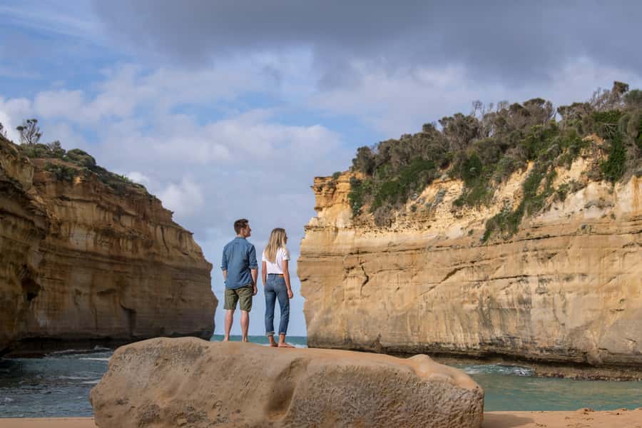 From Melbourne: Great Ocean Road Sunset Tour - Memorial Arch at Eastern View: The Quick Photo Stop That Works