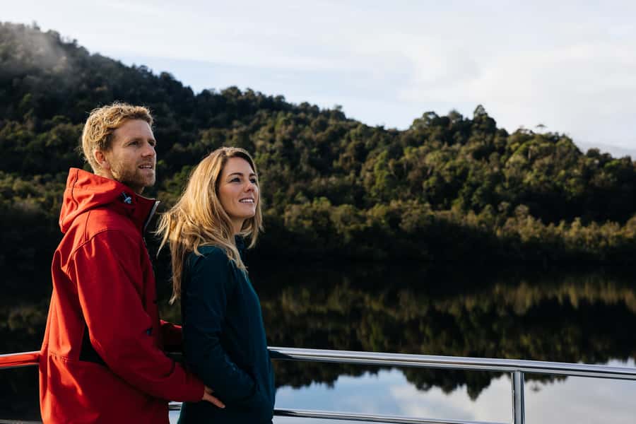 From Strahan: Evening Dinner Cruise on the Gordon River - Hells Gates and Macquarie Harbour: Harbor Views and Salmon/Trout Farming Stories