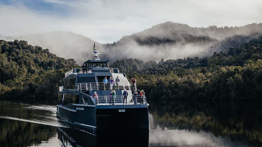 From Strahan: Evening Dinner Cruise on the Gordon River - Dinner on the Water: Buffet Meal, Cash Bar, and Premier Extras