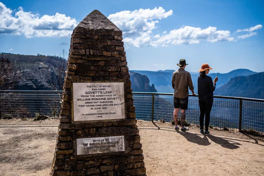 From Sydney: Blue Mountains, Sydney Zoo & Walking Tour - Leura break for lunch and shopping, plus a reset before the falls