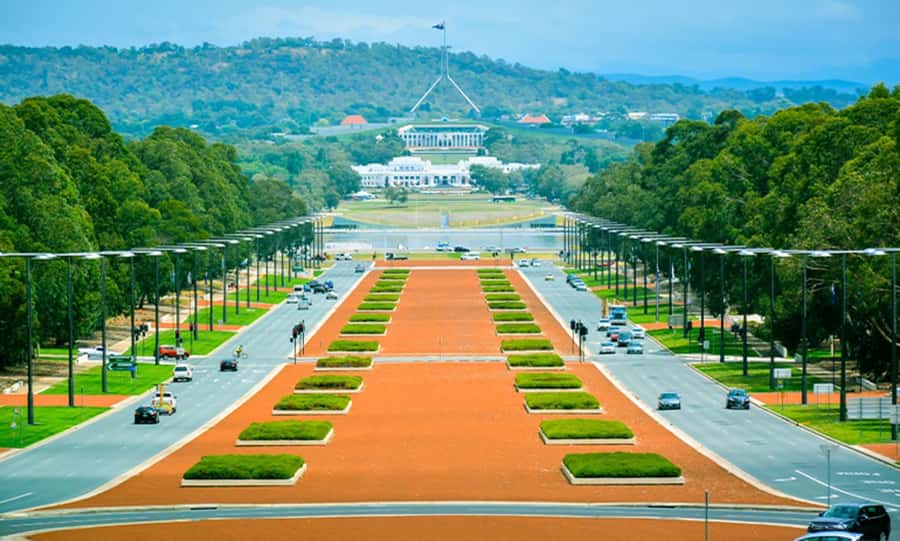 From Sydney: Explore Canberra Includes Buffet Lunch - Lake Burley Griffin and Captain Cook Memorial: quick scenery, useful context