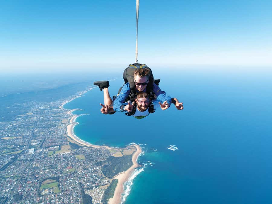 From Sydney: Tandem Skydive Experience over Beach - What to Bring (and What to Leave at Home)