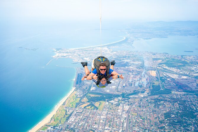 From Sydney: Tandem Skydive Experience over Wollongong Beach - Small group size (max 8): the practical advantage over big operations