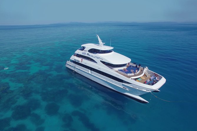 Full Day Reef Cruise and 10 Minute Helicopter Scenic Flight - Evolution catamaran: comfort and what to expect on the water