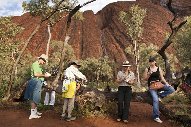Full Uluru Base Walk at Sunrise Including breakfast - Sunrise start from Ayers Rock Resort: why it matters
