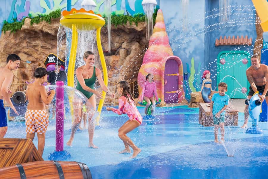 Gold Coast: 1-Day Ticket: WhiteWater World - Family fun at Wiggle Bay and a breather in Cave of Waves