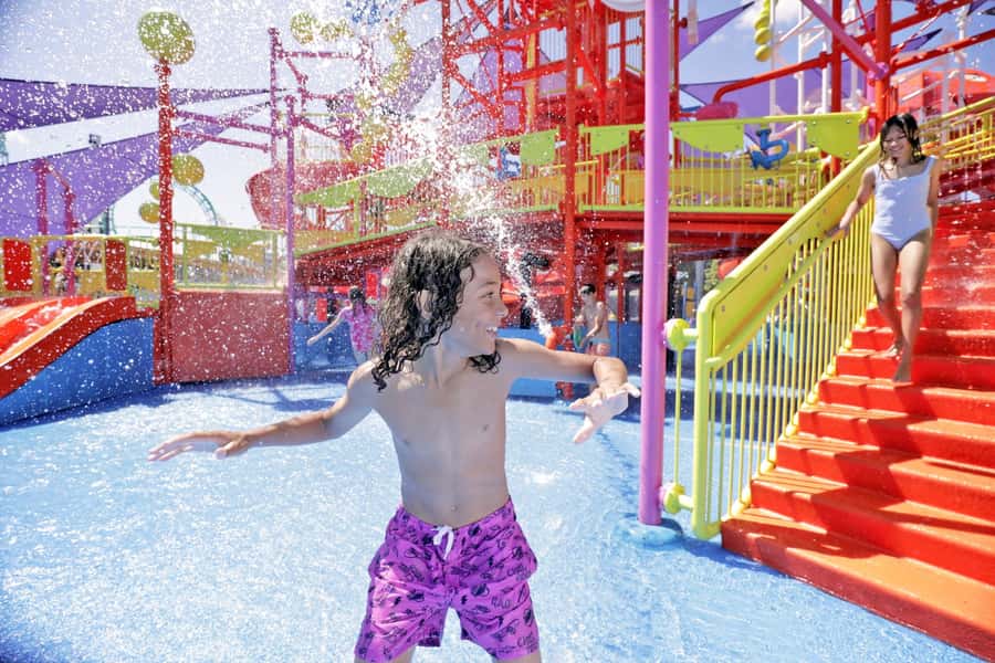 Gold Coast: 1-Day Ticket: WhiteWater World - Where to go first: meeting point and your opening hour