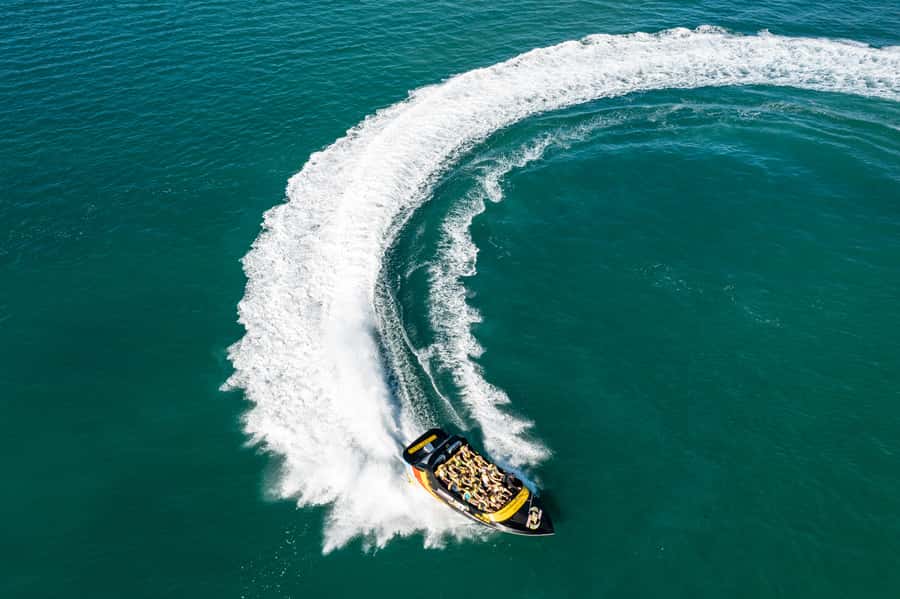 Gold Coast: 1-Hour Extreme Jet Boat Ride - Surfers Paradise start: making the most of your hour on the water