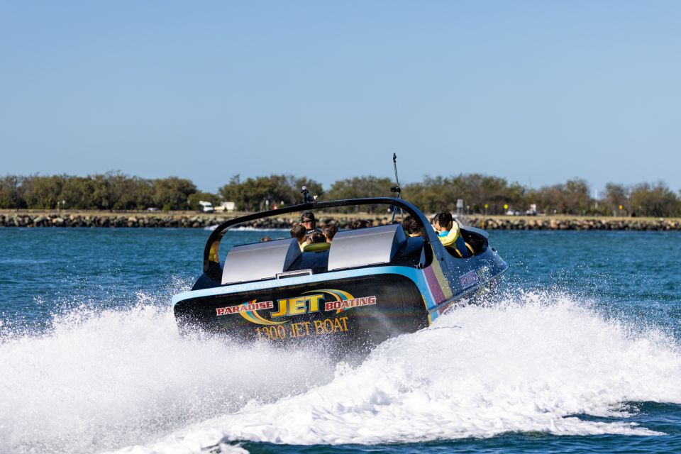 Gold Coast: 1-Hour Extreme Jet Boat Ride - Sovereign Island mansions and the luxury-home coastline
