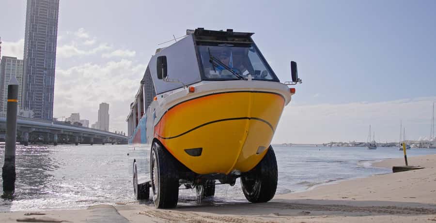 Gold Coast: 1-Hour Land and Water Duck Tour - Making the most of the English commentary