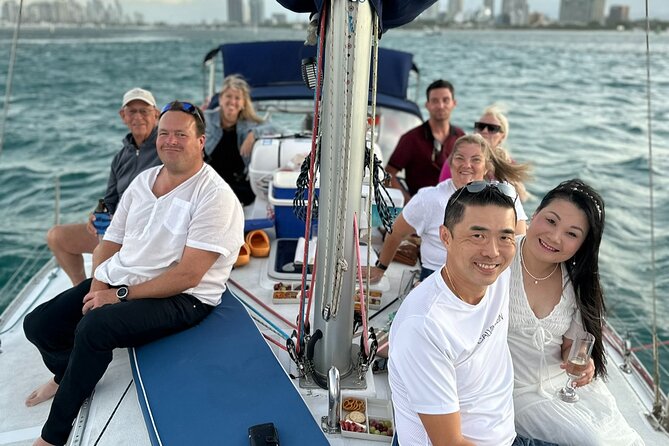 Gold Coast 2 hr Sailing Cruise with Drinks & Tasting Plate - Wildlife Chances on the Water: Dolphins and Sea Turtles