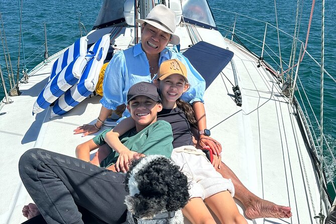 Gold Coast 2 hr Sailing Cruise with Drinks & Tasting Plate - Boat Comfort and the Photo Factor (Including Private Charters)