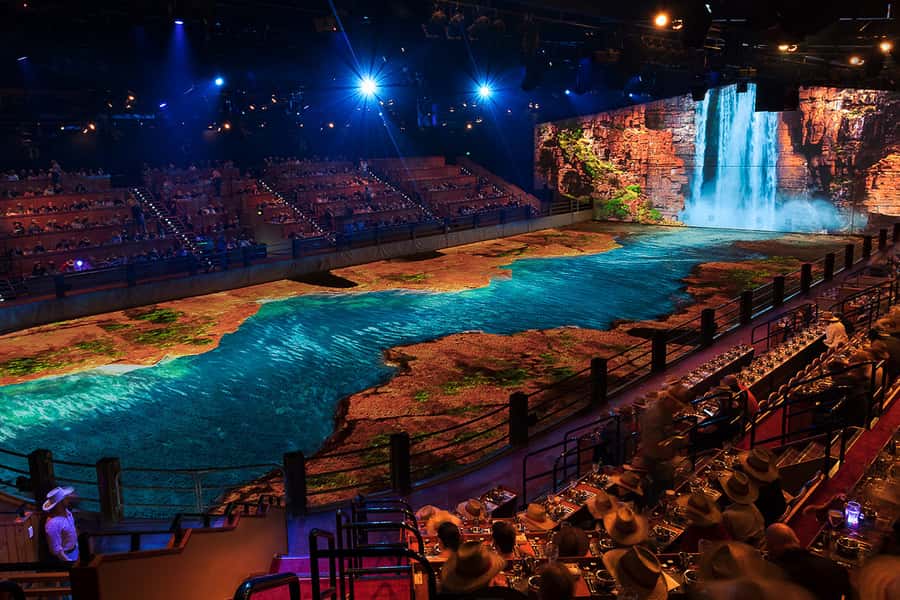 Gold Coast: Australian Outback Spectacular Dinner & Show - The heart of the evening: the Outback farmers’ story and the laughs