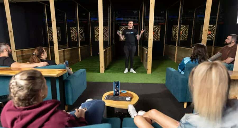 Gold Coast: Axe Throwing with Digital Targets - Gold Coast axe throwing with digital targets: what changes?