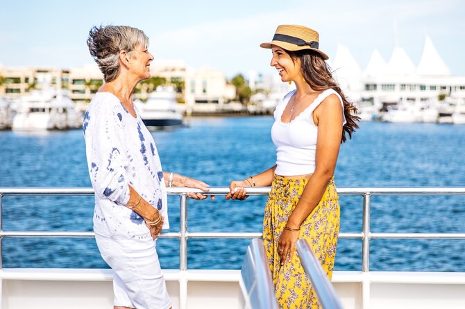 Gold Coast Hop On Hop Off Sightseeing Cruise 1 Day Pass - Drinks, snacks, and what to bring