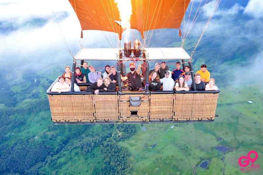 Gold Coast: Hot Air Balloon Flight with Buffet Breakfast - Getting in without wrestling the balloon: the walk-in basket advantage