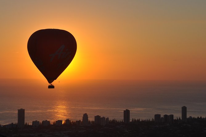 Gold Coast Hot Air Balloon with 5 Star Champagne Buffet Breakfast - Sunrise views with a champagne breakfast plan