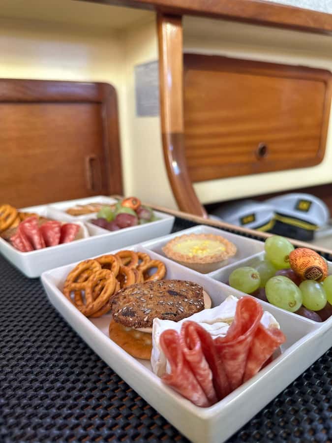 Gold Coast: Midday Sailing Cruise incl food & drinks - Practical Tips for a Smooth Ride