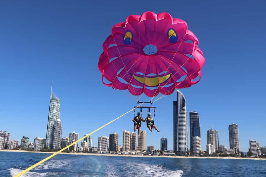 Gold Coast: Parasailing in Surfers Paradise - What makes the crew experience work (and who should listen closely)