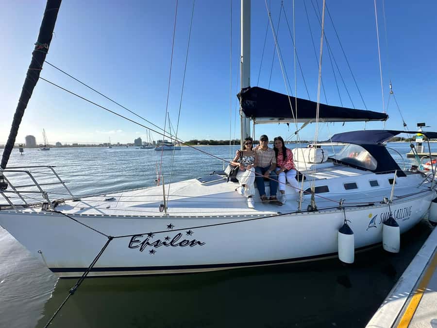 Gold Coast Private Sunset Sailing Charter w/ dinner & drinks - Who this Gold Coast sunset sail is best for