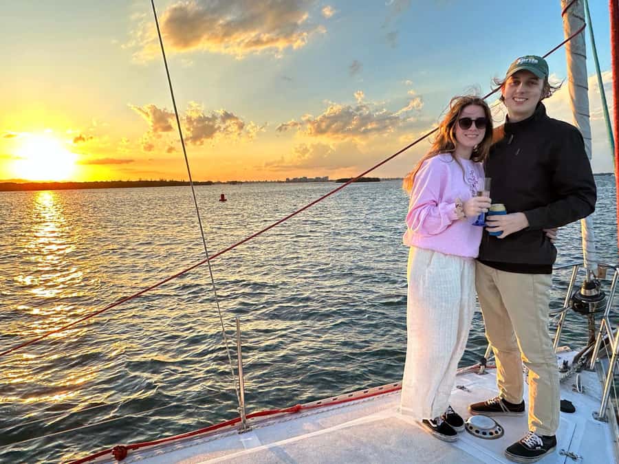 Gold Coast: Sunset Sailing Cruise incl food & drinks - Snacks and Drinks: Enough to Enjoy the Ride Without Getting Stuffed