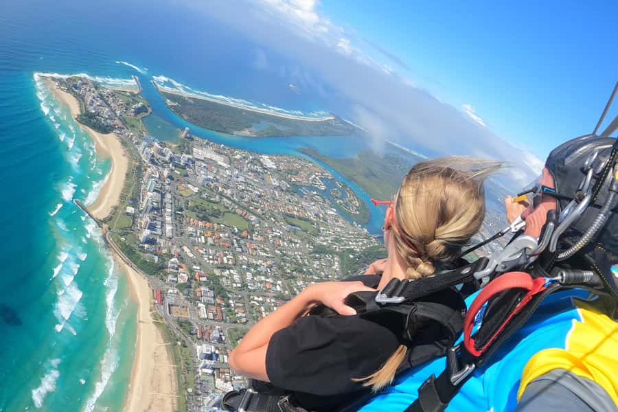Gold Coast: Tandem Skydiving Experience - Getting to the drop zone and what the first 30 minutes feel like