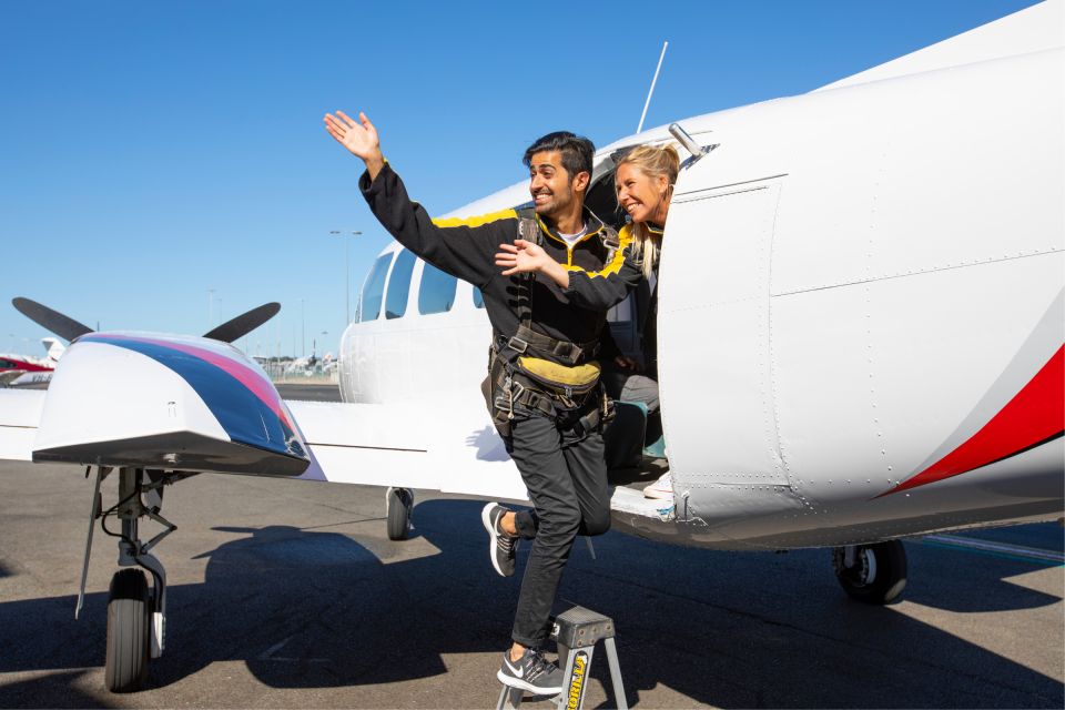 Gold Coast: Tandem Skydiving Experience - Parachute deployment and the calmer canopy ride (about 5 minutes)