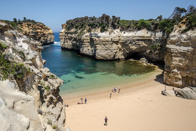 Great Ocean Road Grampians 2 Day Overnight Tour from Melbourne - Loch Ard Gorge: shipwreck coast scenery