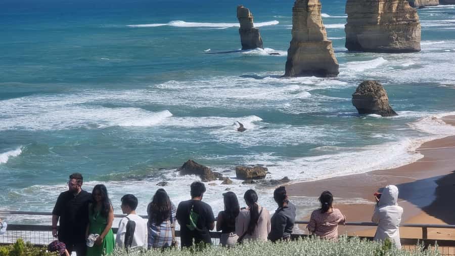 Great Ocean Road Lux Tour Max 11 Hotel Pickup - Loch Ard Gorge: shipwreck story meets cliff views