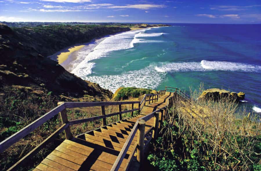 Great ocean road Reverse & Helicopter Experience Group Tours - A 10-hour plan that starts in Melbourne and keeps moving