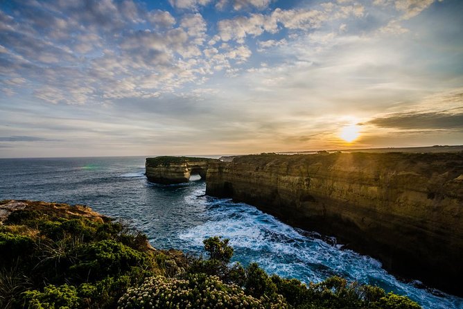 Great Ocean Road Tour with Instagram Sunset views of 12 Apostles - Apollo Bay hour: use your time for food and an ice-cream reset