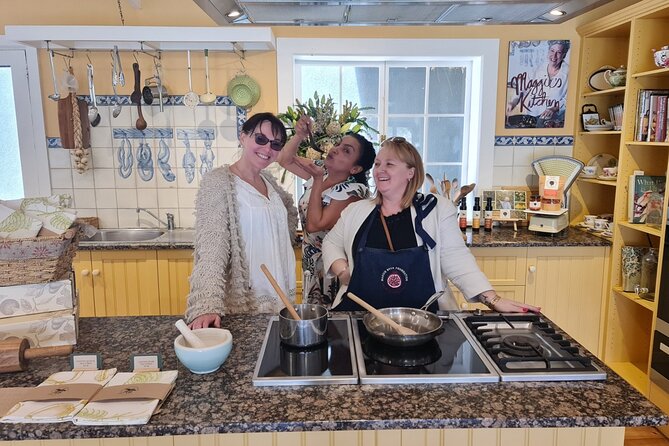 Group of Four Private Barossa Wine Tour with Lunch - Seppeltsfield and the Bush-Vine Vineyards You Can Actually See