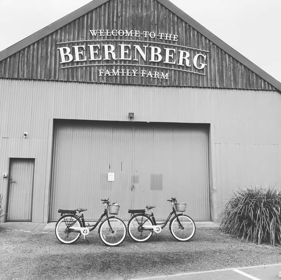 Hahndorf: Gourmet Food & Wine E-Bike Tour - Rolling into Hahndorf: the German town main-street stroll