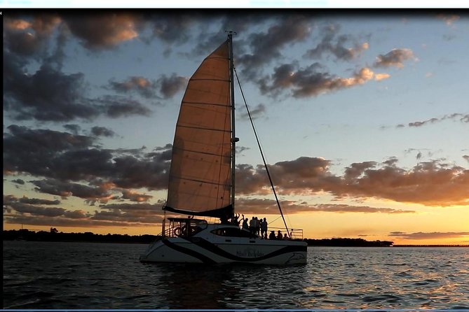 Hervey Bay Champagne Sunset Sail - Drinks and Snacks: What Unlimited Usually Means in Practice