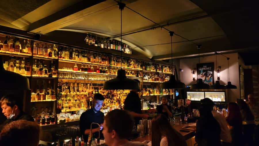 Hidden Bars Tour - Your route: up to 15 bars, but only two cocktails included