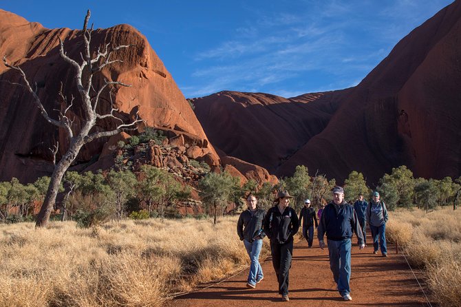 Highlights of Uluru Including Sunrise and Breakfast - The early start that keeps Uluru special (not sweaty)