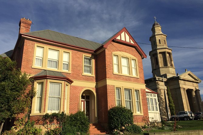 Historic Battery Point - Battery Point’s Biggest Strength: Street-Level Stories