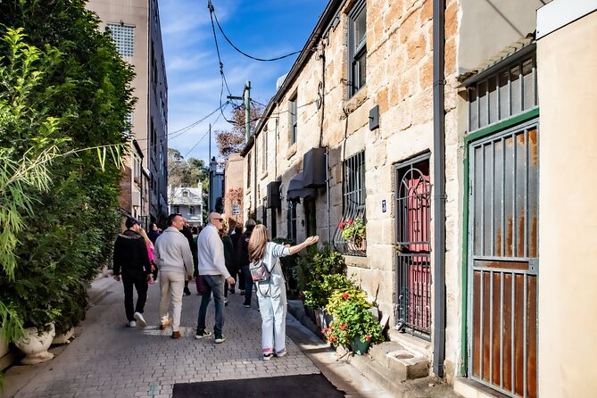 Historical True Crime Walking Tour of East Sydney - Kinselas Hotel: From Funeral Parlour to Taylor Square Bar