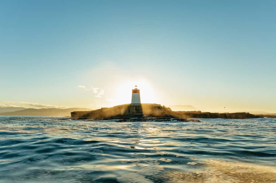 Hobart: 2.5-hour Iron Pot Lighthouse Cruise - Getting to Franklin Wharf and boarding the cruise boat