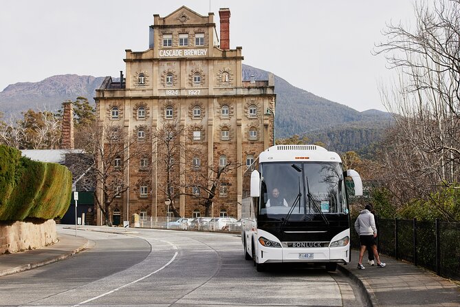 Hobart City Sightseeing Tour including MONA Admission - Royal Tasmanian Botanical Gardens: Your 50-Minute Reset