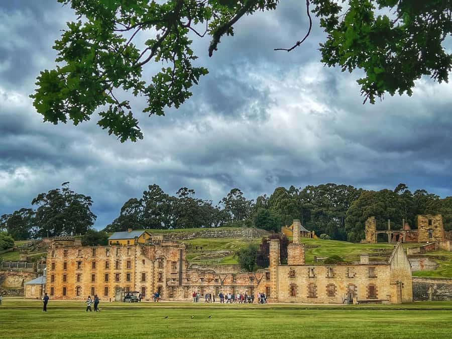 Hobart: Port Arthur, Harbor Cruise and Isle of the Dead Tour - Getting from Hobart: Brooke Street Pier to the Coal River Valley