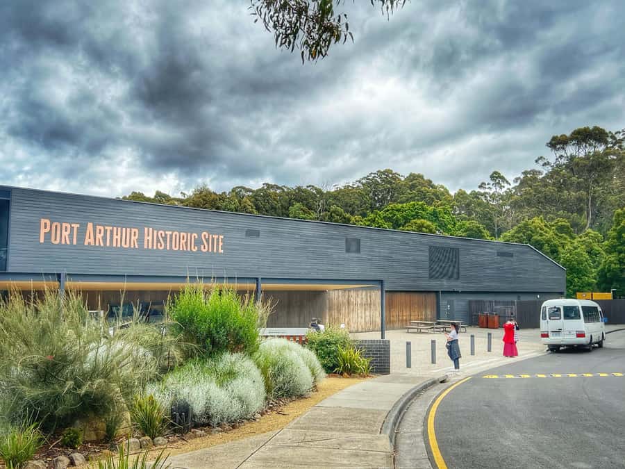 Hobart: Port Arthur, Harbor Cruise and Isle of the Dead Tour - Comfort, pacing, and who should choose this tour
